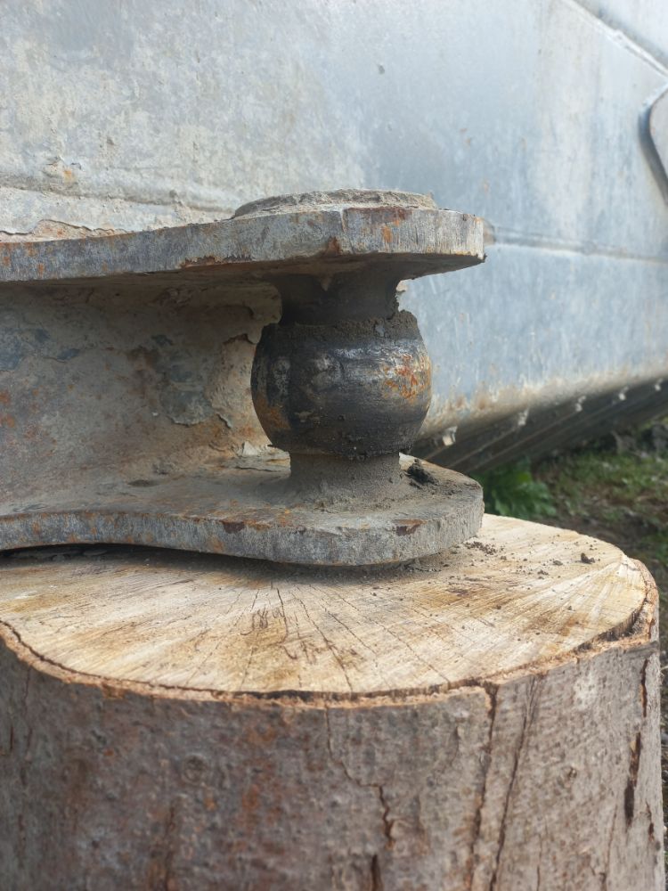 dozer-tololap-felujitas-1